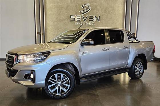 TOYOTA HILUX 2.7 SRV 4X4 CD 16V FLEX 4P AUTOMÁTICO TOYOTA HILUX 2.7 SRV 4X4 CD 16V FLEX 4P AUTOMÁTICO